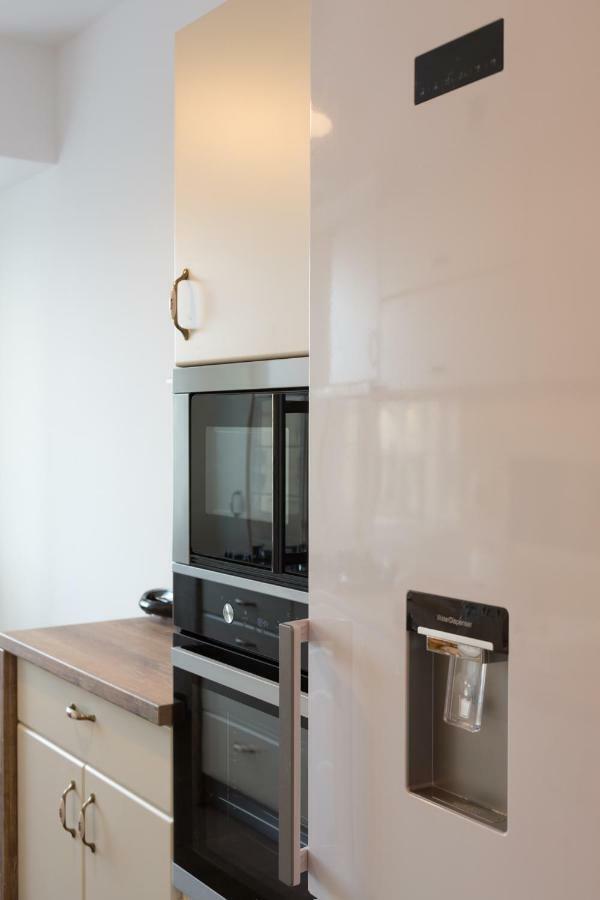 Central Luxury Flat With Terrace - Adela Accommodation - Ideal For Long Stays Bukarest Exteriör bild