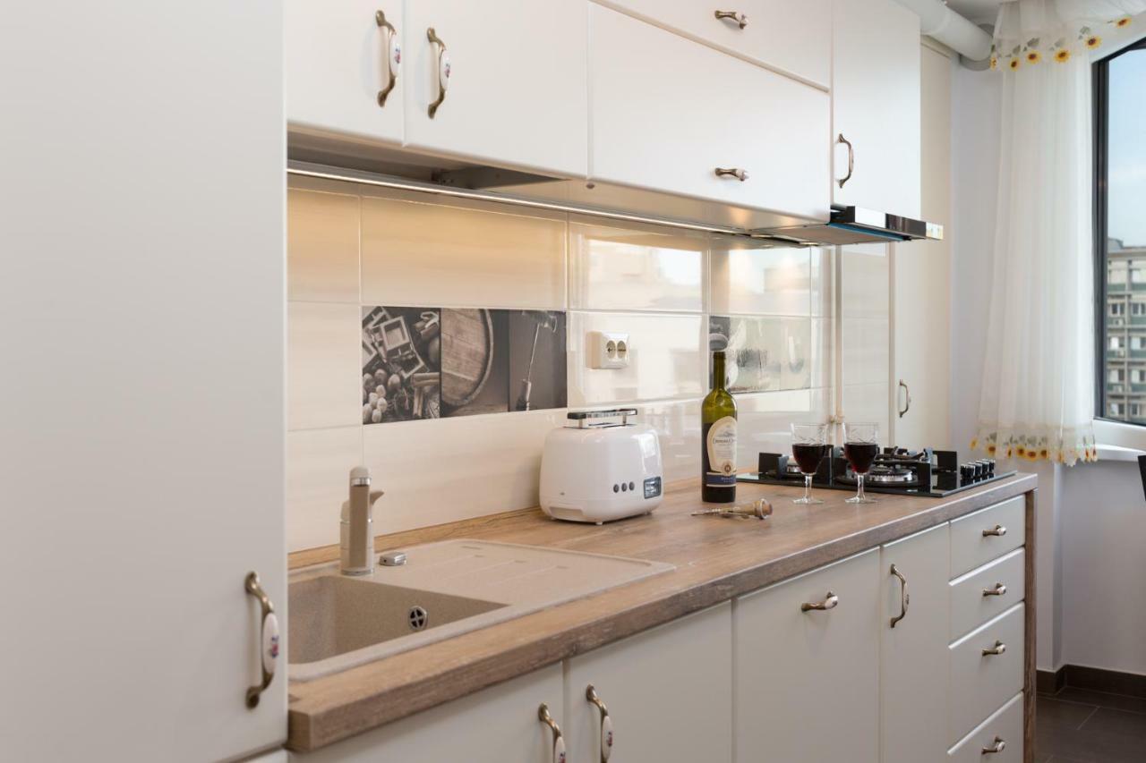 Central Luxury Flat With Terrace - Adela Accommodation - Ideal For Long Stays Bukarest Exteriör bild