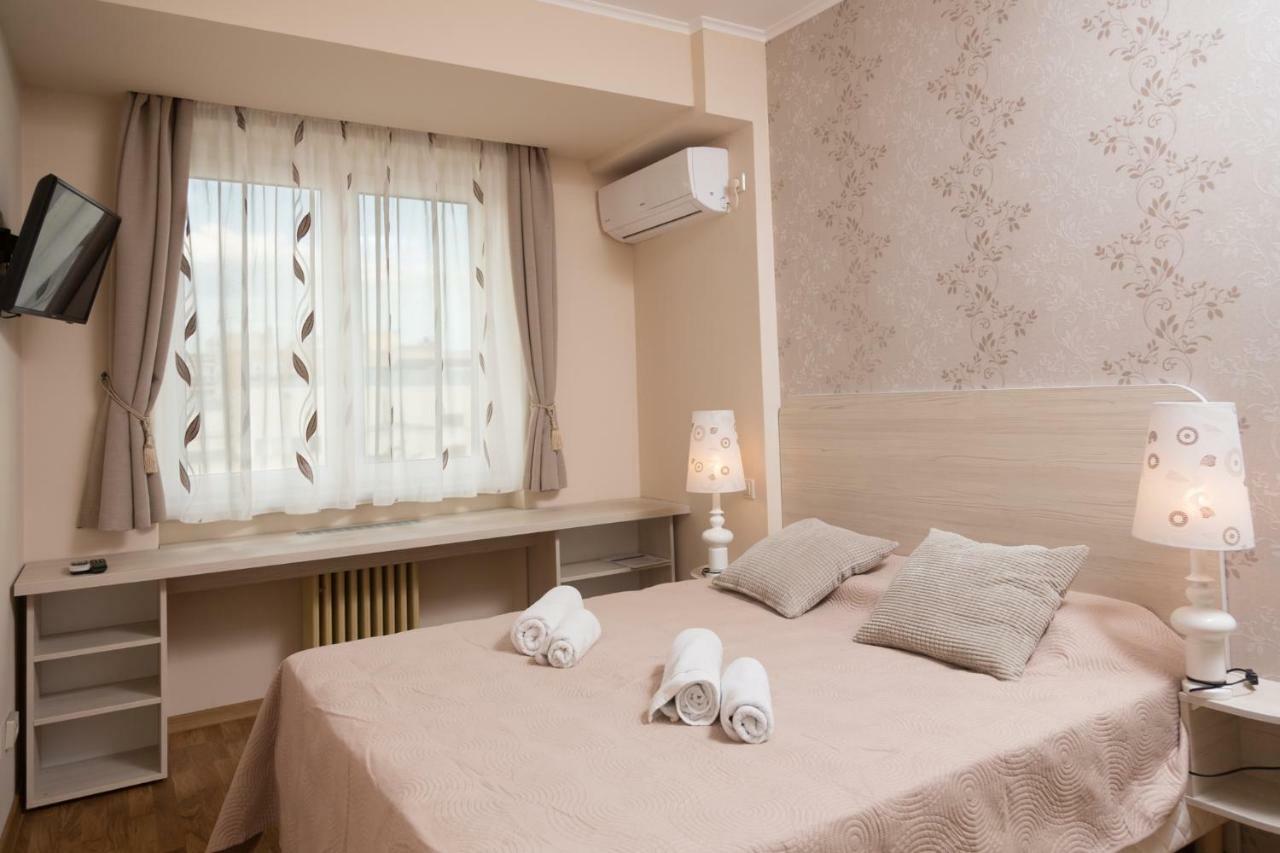 Central Luxury Flat With Terrace - Adela Accommodation - Ideal For Long Stays Bukarest Exteriör bild