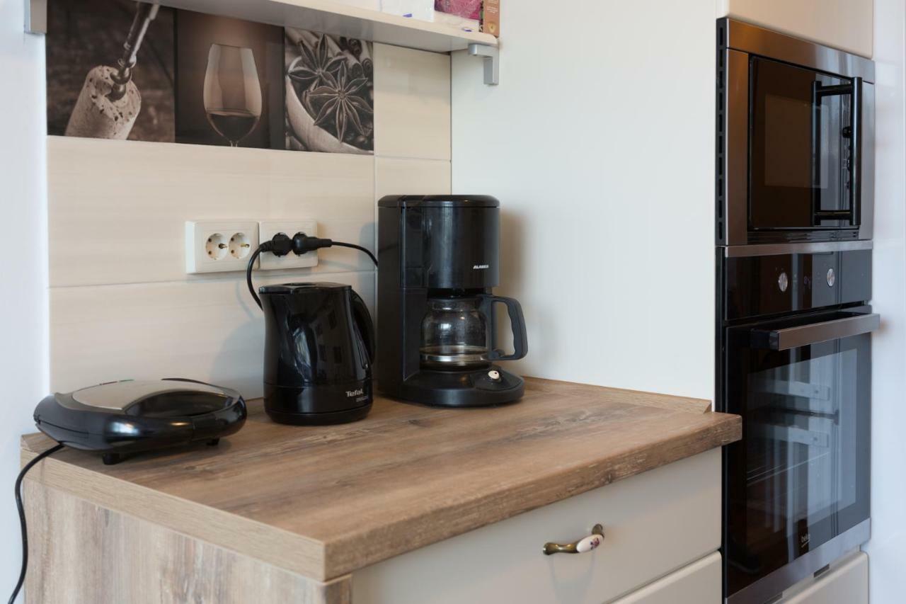 Central Luxury Flat With Terrace - Adela Accommodation - Ideal For Long Stays Bukarest Exteriör bild