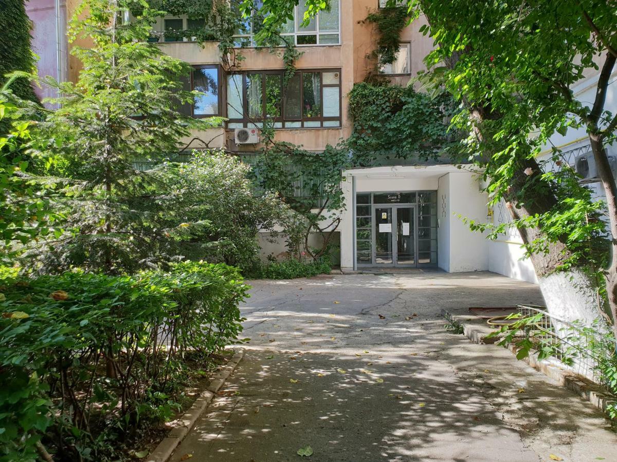 Central Luxury Flat With Terrace - Adela Accommodation - Ideal For Long Stays Bukarest Exteriör bild